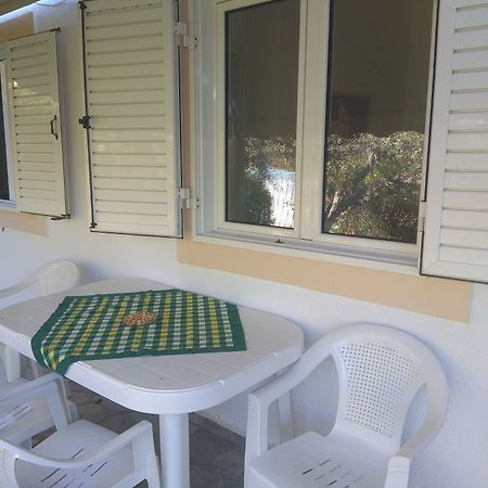 Roula'S Rooms Aegina Exterior photo